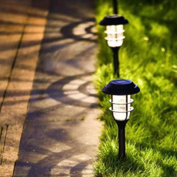 What-are-the-pros-and-cons-of-solar-outdoor-lawn-lights-and-LED-outdoor-lawn-lights