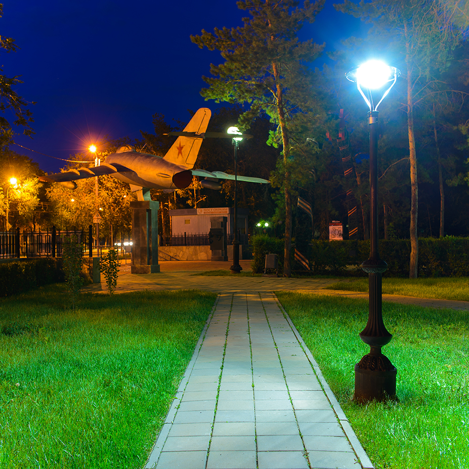 solar-post-top-lights