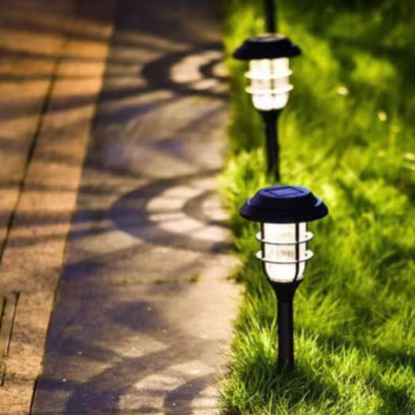 What is the working principle of solar powered led pathway lights?