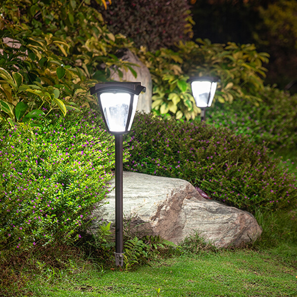 What is the working principle of solar powered led pathway lights?